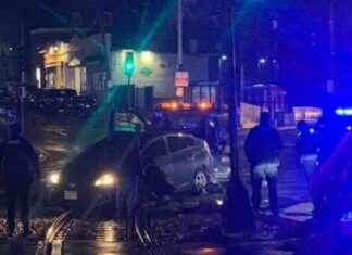 Driver faces charge for driving onto Green Line tracks near BC driver-faces-charge-for-driving-onto-green-line-tracks-near-bc