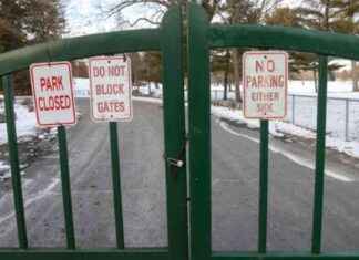 Brockton Park Temporarily Closed for Bird Flu Concerns brockton-park-temporarily-closed-for-bird-flu-concerns
