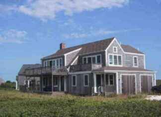 Demolition of Eroded Nantucket Beachside Home Sold at Discount demolition-of-eroded-nantucket-beachside-home-sold-at-discount