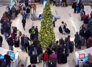 JetBlue Fined $2 Million for Chronic Flight Delays on East Coast Routes jetblue-fined-2-million-for-chronic-flight-delays-on-east-coast-routes