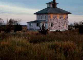 Demolition of Iconic Newburyport ‘Pink House’ demolition-of-conic-newburyport-pink-house