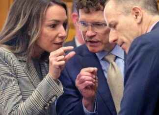 Karen Read Trial Livestream: Resumes Post Voicemails, Evidence Search karen-read-trial-livestream-resumes-post-voicemails-evidence-search