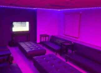 Neighborhood Dilemma: The Swingers Club Nearby neighborhood-dilemma-the-swingers-club-nearby