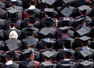 Smith College commencement speaker returns honorary degree for plagiarized speech smith-college-commencement-speaker-returns-honorary-degree-for-plagiarized-speech