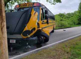 Teen Driver Charged for Crashing into School Bus While on Cellphone teen-driver-charged-for-crashing-into-school-bus-while-on-cellphone