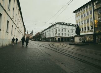 Duxbury Gray Benjamin Moore: Discover Why It Transforms Spaces