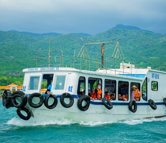 Duxbury Bay Maritime School: Discover Excellence In Nautical Training