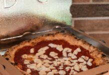 Duxbury Pizza Delivery: Discover Irresistible Flavours Near You