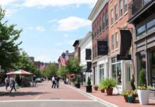 Duxbury Community Comes Together to Revitalize Historic Downtown The Duxbury community has united to revitalize its historic downtown area.